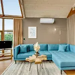 Hébergement de vacances Two-bedroom In *